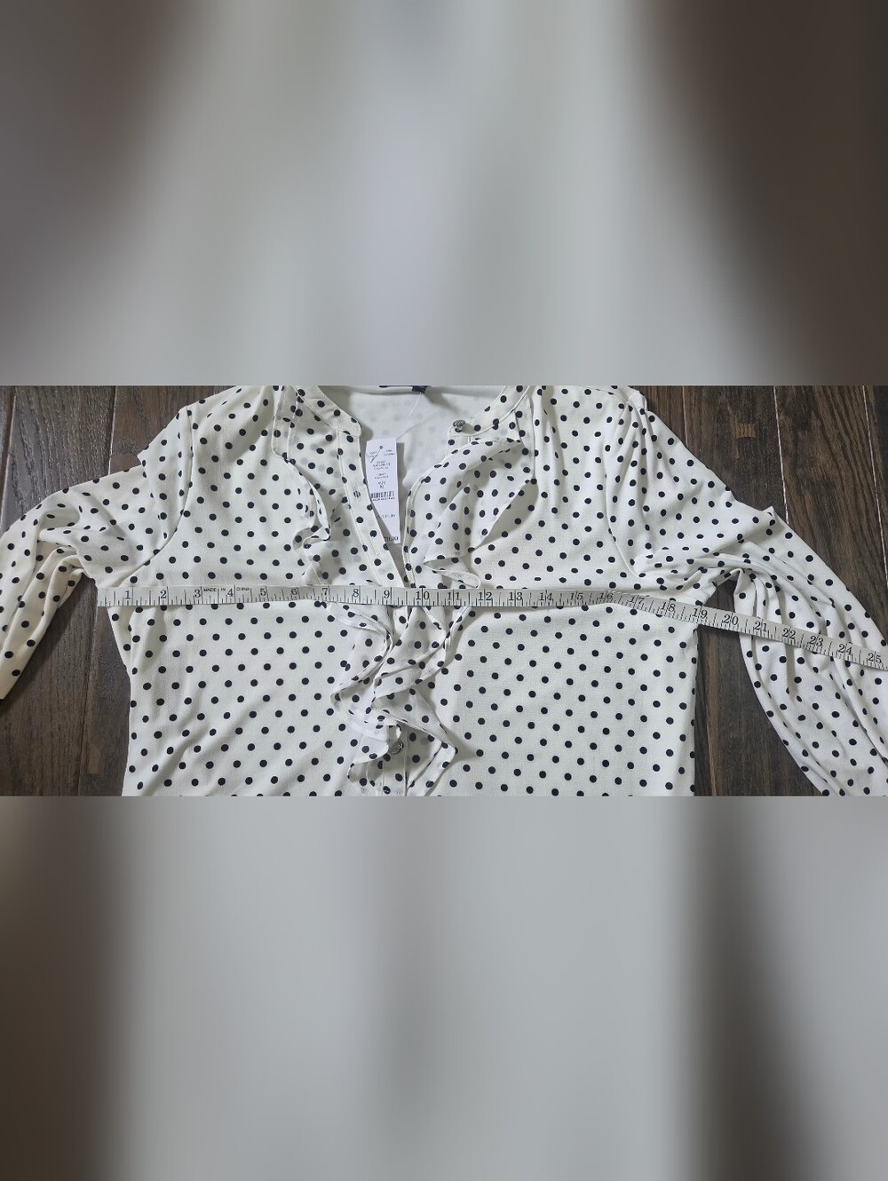 White House Black Market Dotted Ruffle Top Size M, NWT, Ecru/black - Picture 8 of 10